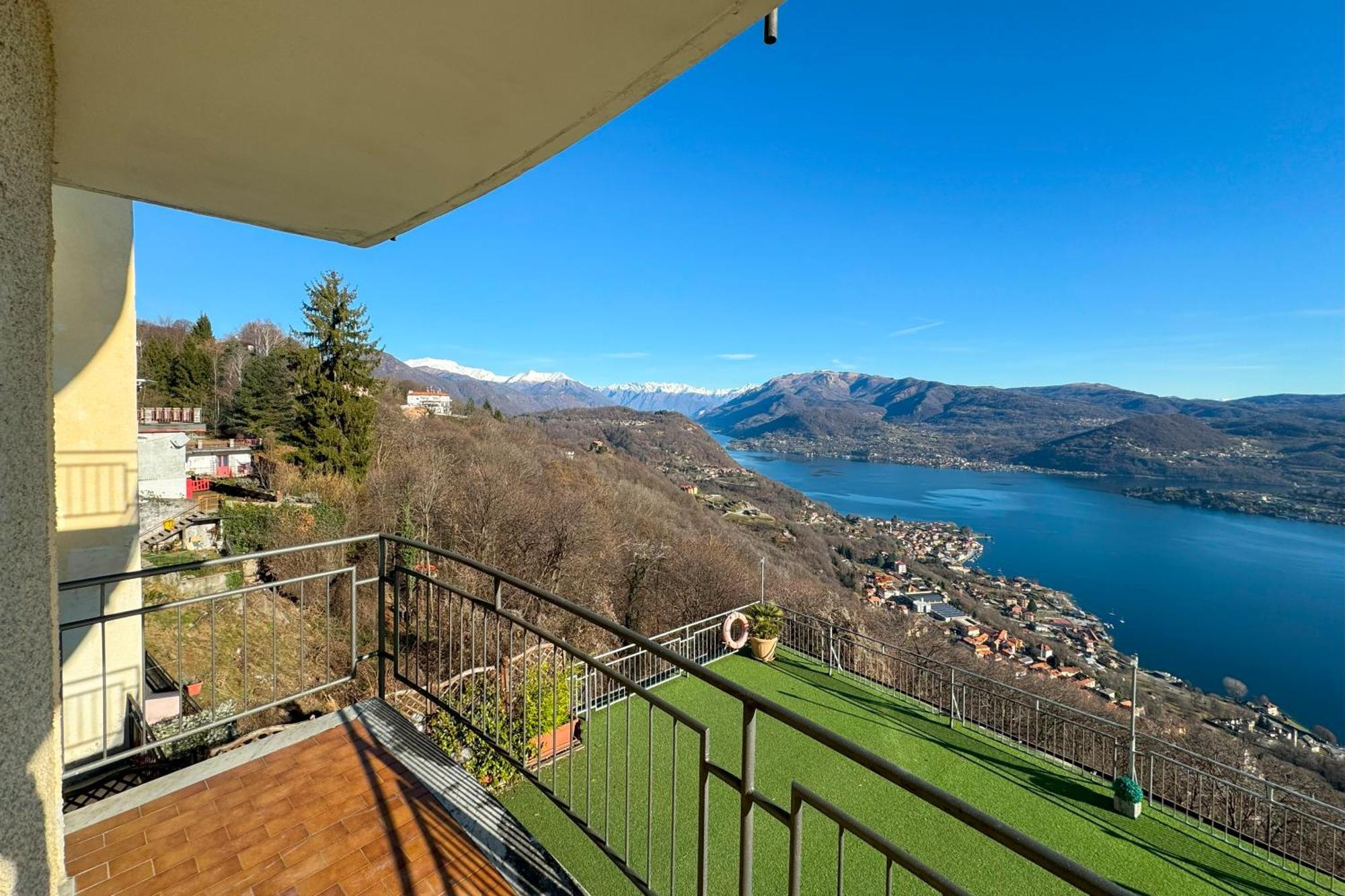 Appartamento Alberti Con Vista Lago Madonna Del Sasso Extérieur photo